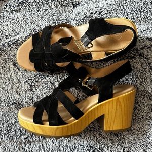 Dr.Scholl’s strappy sandals